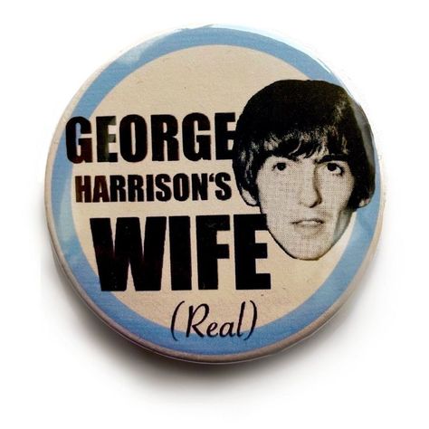 George Harrison 70s, George Harrison Poster, Girl Beatles, George Harrison Wife, Beatles Baby, Beatles George Harrison, Badge Pin, Pin Button, George Harrison