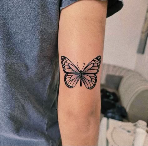 Butterfly Tattoos On Arm, Butterfly Tattoos For Women, Wrist Tattoos For Women, Butterfly Tattoo Designs, Thigh Tattoos Women, Cute Tattoos For Women, Classy Tattoos, Discreet Tattoos, Spine Tattoos