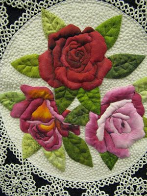 Quilting Blog - Cactus Needle Quilts, Fabric and More: Rose Quilts Embroidery Cactus, Rose Quilts, Ideas For Embroidery, Quilting Blogs, Flowers 3d, Rose Quilt, Applique Quilt Patterns, Flower Quilts, Rose Applique