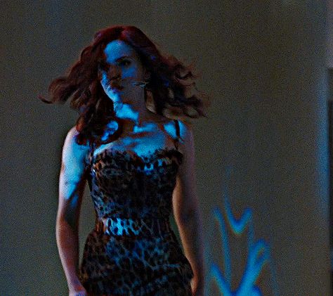 Natasha Romanoff Iron Man 2, Natasha Romanoff Gif, Black Widow Gif, Mia Potter, Agent Romanoff, Scarlett Johansson Gif, Marvel Gif, Наташа Romanoff, Black Widow Aesthetic