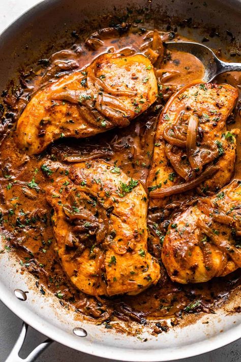 Baked Boneless Chicken Breast, Chicken With Gravy, Smothered Chicken Recipes, Grilled Chicken Breast Recipes, Chicken Breast Slow Cooker, Chicken Gravy Recipe, Chicken Boneless Breast Recipes, Easy Chicken Breast, Smothered Chicken