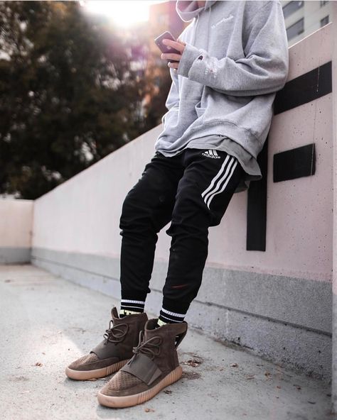 Yeezy 750 Outfit, Guzma Pokemon, Kanye West Outfits, Korean Street Wear, Urban Clothes, Yeezy 750, Yeezy Outfit, Japanese Street Wear, Streetwear Ideas