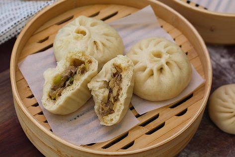 Japanse Pork Buns Recipe & Video - Seonkyoung Longest Bbq Pork Buns Recipe, Pork Buns Recipe, Meat Buns, Steam Buns Recipe, Steamed Pork Buns, Meat Bun, Pulled Pork Burger, Steamed Pork, Vegan Barbecue