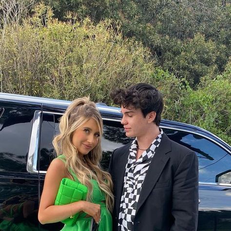 Jazmin Whitley on Instagram: "my styling work for @ellianawalmsley_ & @jentzenramirez for the 2023 kids choice awards 💚 #styledbyjazminwhitley • dress by @_helenoconnor_ JENTZEN is wearing @dolcegabbana blazer and @hm pants shoes by @vagabondshoemakers" Jentzen Ramirez, Elliana Walmsley, Squad Pictures, Kids Choice Awards, Kids Choice Award, Cute Stitch, Choice Awards, Dolce And Gabbana, Blazer