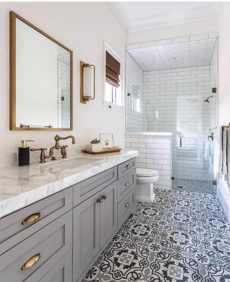 11 Brilliant Walk-in Shower Ideas for Small Bathrooms | British Ceramic Tile Makeover Kamar Mandi, Bilik Air, Small Bathroom With Shower, Bathroom Remodel Shower, Basement Bathroom, Girls Bathroom, Bathroom Trends, Bathroom Layout, Shower Remodel