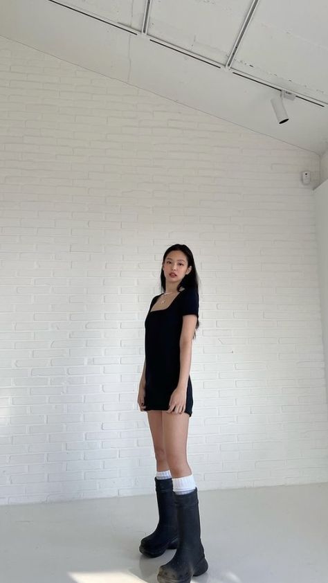 Jennie Wallpaper, Ruby Jane, Fashion Aesthetics, Jennie Kim, Blackpink Fashion, Girly Fashion, Basic Outfits, Kpop Outfits, Kpop Fashion