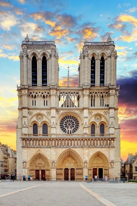 Classical Homeschool Curriculum, Classical Homeschool, Notre Dame Paris, France Vacation, Gothic Cathedrals, Paris Map, Paris Vintage, Iconic Buildings, Visit Paris