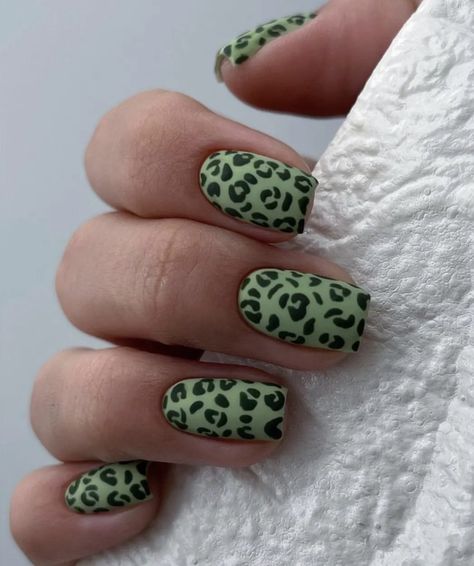 Chrome Leopard Print Nails, Green Leopard Nails, Character Nails, Cat Nail Art, Ideas Uñas, Neon Green Nails, Makeup Nails Designs, September Nails, Leopard Print Nails