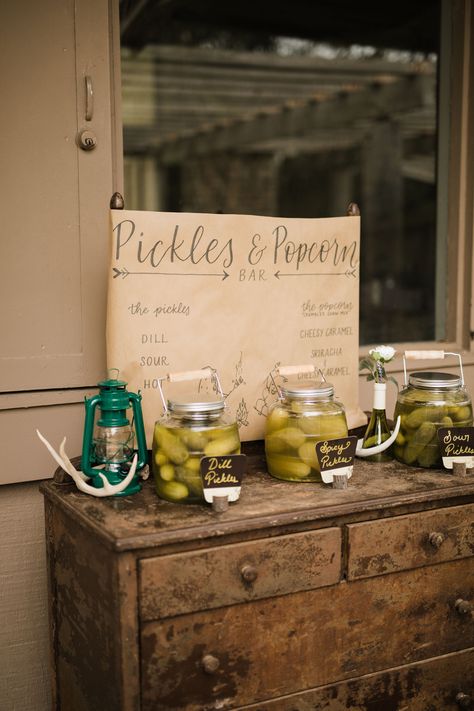 Popcorn At A Wedding, Pickle Wedding Favors, Pickle Bar At Wedding, Wedding Pickle Bar, Pickle Bar Ideas, Pickle Bar Wedding, Drunk Snacks, Platonic Wedding, Pickle Bar