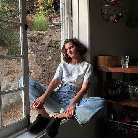 Totally not spying on our neighbors. Stay home in the Stella Top. @lifeofboheme #FPYourWay how to style free people boho chic for everyday california wear looks original post: https://www.instagram.com/p/CAImw9kgavB Black Birkenstock Clogs Outfit, Clog Outfit Summer, Boston Clogs Outfit, Black Clogs Outfit, Birkenstock Clogs Outfit, Birkenstock Boston Outfit, Boston Birkenstock, Clog Outfit, Boston Outfits