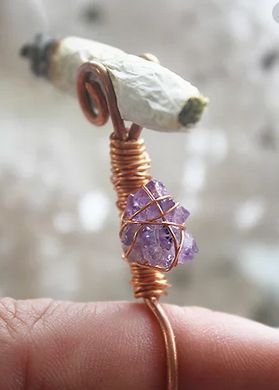 Crafts For Stoners, Ouid Aesthetic, Arte Pin Up, Puff Puff, Creation Art, Wire Jewelry Designs, Diy Wire Jewelry, Puff And Pass, Handmade Wire Jewelry