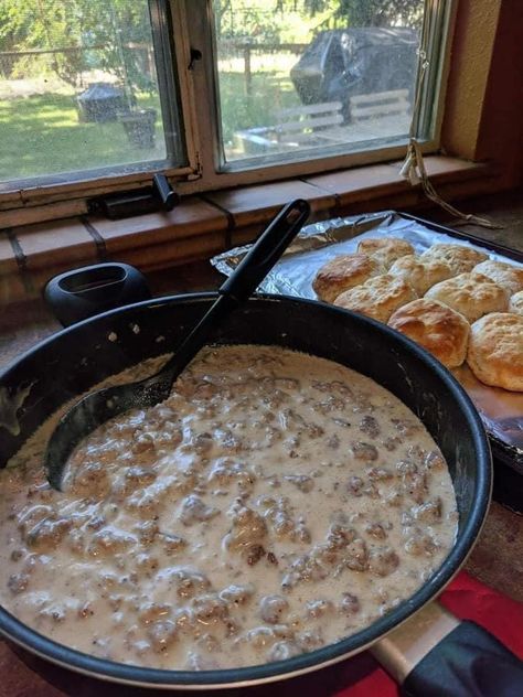 Pioneer Woman Sausage Gravy 😋 1lb breakfast sausage 1/4 cup flour 2 cups milk Salt & pepper to taste Brown the sausage in large pan on medium heat. Do not drain grease. Mix in 1/4 cup flour. Stir well until you cannot see white anymore. Then add 2 cups milk. Stir well again. Add salt & pepper and continue cooking on medium heat until bubbles appear. Then turn stove down to low and gravy will thicken. Then remove from heat. Biscuits are Pillsbury Grands FROZEN biscuits. Not canned biscuits. Nev Jimmy Dean Sausage Gravy Recipe, Pioneer Woman Sausage Gravy, Jimmy Dean Sausage Recipes, Frozen Biscuits, Sausage Gravy Recipe, Jimmy Dean Sausage, Grandma Cooking, Best Sausage, Gravy Ingredients