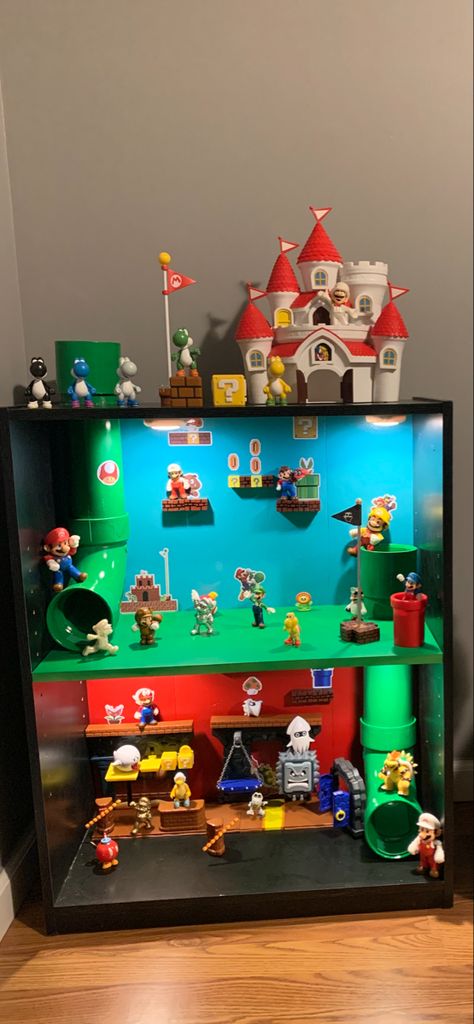 Super Mario Bedroom Decor, Diy Super Mario Dollhouse, Diy Mario Dollhouse, Super Mario House Diy, Mario Doll House, Mario Bookshelf, Super Mario Play House Diy, Gain Flings Container Ideas, Super Mario Kids Room