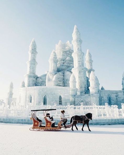 Every winter, Harbin, the capital of Heilongjiang in China's remote far northeast, turns into a real-life winter wonderland for Harbin Ice… Winter In China, China Places, Ice City, Childhood Imagination, Pokémon Collection, China Winter, Snow City, Harbin China, Ice Festival