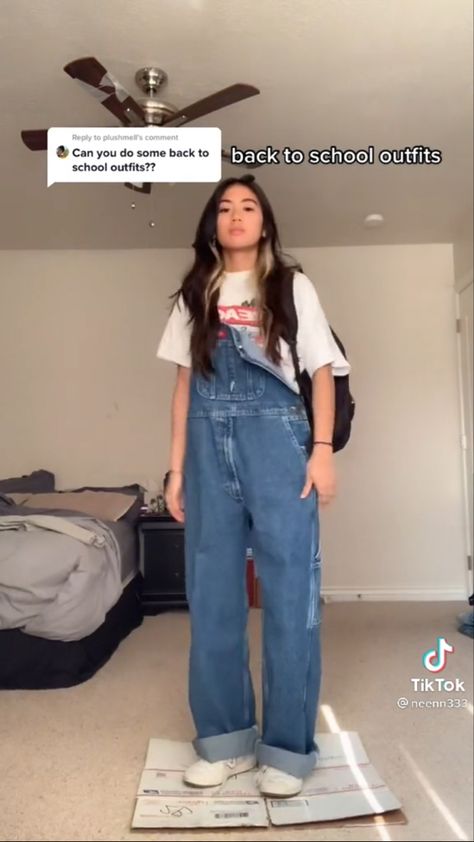 90s Overalls Outfit, Black Overalls Outfit, Overalls Outfit Aesthetic, Cute Overall Outfits, Barista Outfits, September Outfits, Color Combos Outfit, Overalls Outfit, Alt Outfits