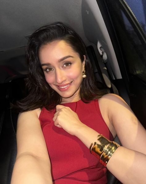 Shraddha Kapoor Instagram, Bollywood Photos, Shraddha Kapoor, Bollywood Girls, Bollywood Actress, Actresses, Photo And Video, Instagram Photos, Instagram Photo