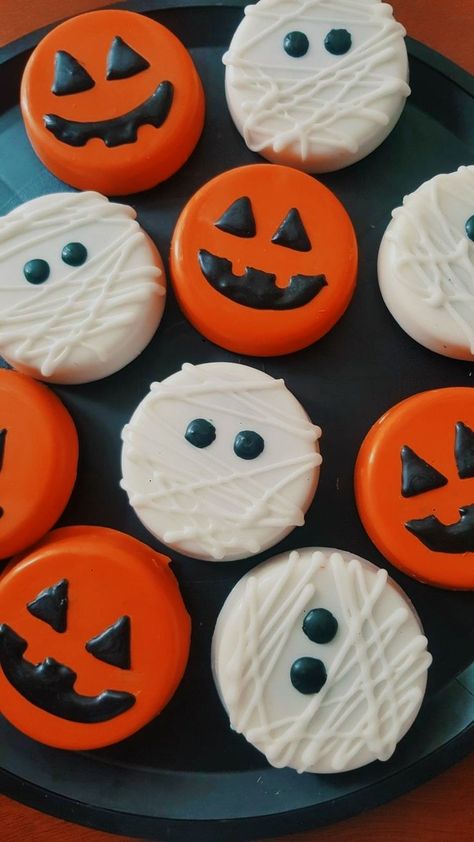 Oreo Chocolate Covered, Fall Filter, Oreo Treats, Halloween Oreos, October Baby Showers, Fun Halloween Treats, Oreo Chocolate, Ghost Cookies, Chocolate Covered Treats