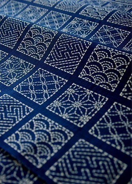 Sashiko Pattern, Japanese Quilts, Sashiko Embroidery, Visible Mending, Folk Embroidery, Japanese Embroidery, 자수 디자인, Japanese Crafts, Hand Embroidery Patterns