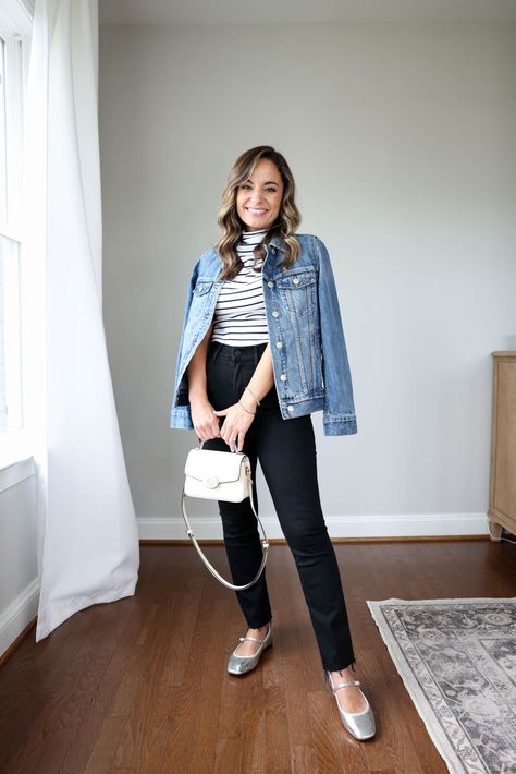 Petite Jeans Series: Cropped Flare Jeans Shoe Pairings - Pumps & Push Ups Where To Find Clothes, Flare Jeans Shoes, Style Flare Jeans, What Shoes To Wear, Petite Clothes, Daily Outfit Inspiration, Petite Style, Outfits Petite, Push Ups