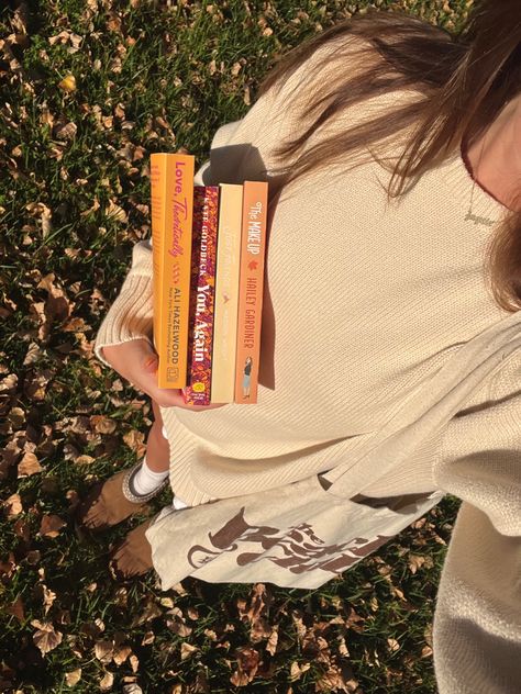 Fall Reading Aesthetic, Fall Aesthetic Pictures, Hygge Autumn, Cozy Fall Aesthetic, Studera Motivation, Gilmore Girls Seasons, Photo Cutout, Bookstagram Inspiration, Fall Mood Board