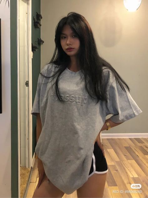 Oversized Shirt Pjs, Baggy Pjs, Oversized Pjs, Sleep Outfit Aesthetic, Sleep Wear Aesthetic, Big Tshirt Outfit, Sleepover Outfit, Pajamas Aesthetic, Oversize Tshirt Outfits