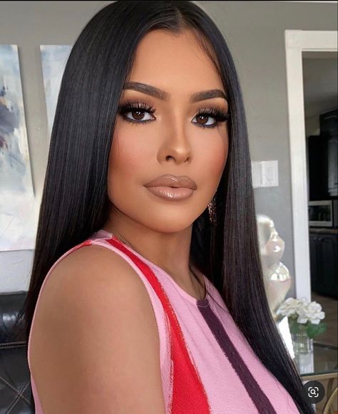 Nude Lip Makeup Look, Brown Lipstick Looks, Brown Lip Makeup Look, Makeup Nude, Nude Lip Combo, Full Lips Makeup, Nude Lip Makeup, Sultry Makeup, Nude Lip Gloss