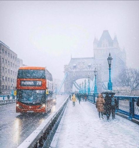 London Life Aesthetic, London Snow, Vintage London Photography, Snow Photography, Paint Photography, Uk City, Tour Bus, Uk Destinations, London Underground