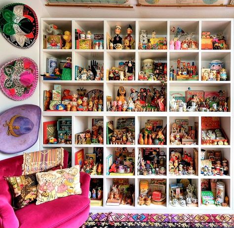 Collections Of Objects Display, Collection Display Ideas, Collectors Room Ideas, Toy Collection Room, Toy Collection Display, Decor Inspiration Diy, Geek Room, Collection Room, Collection Aesthetic