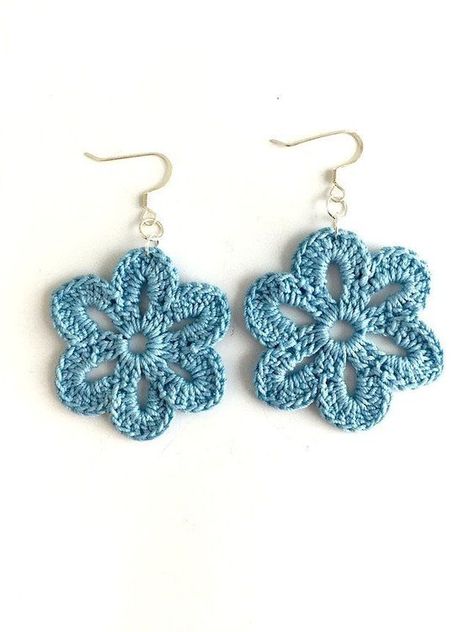 Pinterest - Brasil Crocheted Earrings, Crochet Jewlery, Crochet Jewelry Patterns, Crochet Earrings Pattern, Crochet Bracelet, Crochet Instructions, Crochet Flower Patterns, Earring Patterns, Thread Crochet