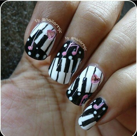 Music Nail Art Piano Nail Art, Piano Nails, Music Note Nails, Music Nail Art, Music Nails, Retro Nails, Punk Nails, Nail Art Designs Summer, Polka Dot Nails