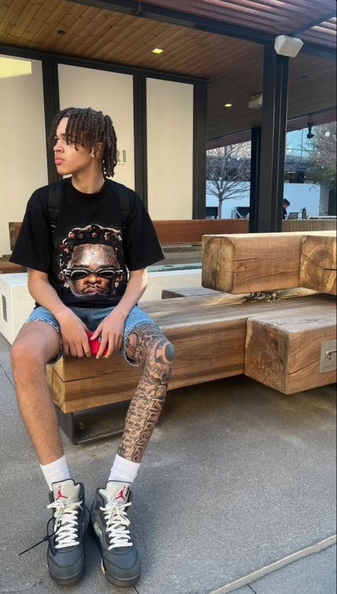 Black Men Fashion Casual, Black Men Street Fashion, Swag Outfits Men, Men Street Fashion, Street Style Outfits Men, Street Fashion Men Streetwear, Ripped Shorts, Guys Clothing Styles, Mens Fashion Streetwear