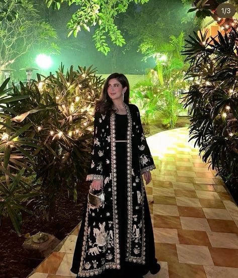 #fashion, #style, #outfitinspiration, #beauty Black Dress Outfit Pakistani, Black Pakistani Dress Wedding, Black Dupatta Designs Ideas, School Farewell Dress Ideas, Black Dress Pakistani, Bride Dupatta, Baraat Dress, Outfits For Wedding, Wedding Dresses Pakistani