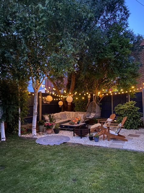 10 Outdoor Living and Garden Ideas for Autumn - Melanie Jade Design Cosy Outside Spaces, Cosy Garden Ideas Small Spaces, Outside Space Ideas, Zoned Garden Ideas, Cozy Backyard Aesthetic, Cute Garden Ideas Backyards, Spring Garden Ideas Landscaping, Backyard Cozy Ideas, Small Cosy Garden