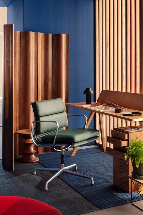 Eames Walnut Stool, Herman Miller Office, Herman Miller Office Chair, All Together Now, Milan Furniture, Eames Office, Plywood Furniture, Chaise Design, Arne Jacobsen