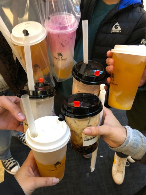 Boba With Friends, Strawberry Food, Boba Bubble Tea, Detox Day, Boba Drink, Bubble Milk Tea, Tea Milk, Digital Detox, Better Than Yours