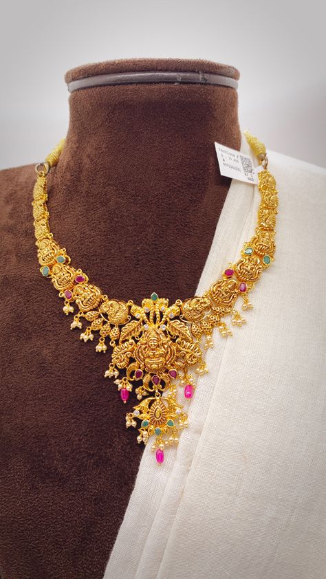 Light weight laxmi devi necklace Nakshi Necklace, 22k Gold Necklace, Lakshmi Devi, Rangoli Designs Flower, Light Weight Jewelry, South Indian Jewellery, Casting Jewelry, Gold Necklace Designs, Rangoli Designs