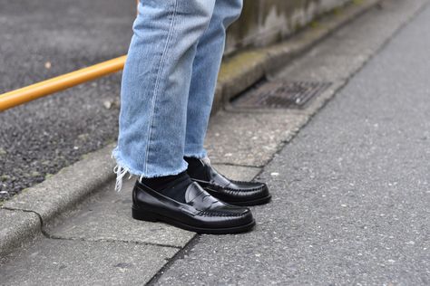 Japanese Loafers Outfit Men, Bass Weejuns Men Style, Gh Bass Weejuns Outfit Men, Weejuns Men Outfit, Penny Loafers Outfit, Johnny Edlind, Bass Weejuns, Gents Shoes