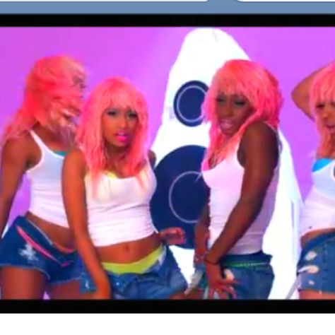 Nicki Minaj super bass---- my future Halloween costume idea;) Future Halloween Costume, Nicki Minaj Costume, Halloween Costume Idea, Super Bass, My Future, Nicki Minaj, Halloween Costume, Bass, Halloween