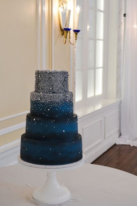 Cake Designs Debut, Trendy Cake Designs, Galaxy Wedding, Silver Wedding Cake, Debut Ideas, Starry Night Wedding, Dream Wedding Cake, Wedding Cakes Blue, Celestial Wedding