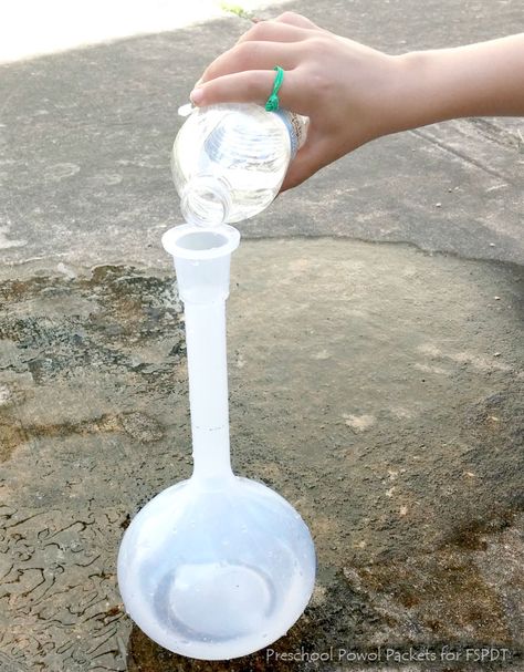 Dry Ice Rocket - FSPDT Science Fair Projects For Elementary, Ice Experiments, Dry Ice Experiments, Science Facts Mind Blown, Kitchen Science Experiments, Preschool Science Activities, Science Experiments For Preschoolers, Dry Ice, Kid Experiments