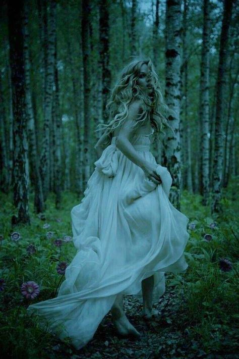 Hecate Goddess Photoshoot, Fantasy Forest Photoshoot, Dark And Dreamy Aesthetic, Anabella Aesthetic, Dark Ethereal Photoshoot, Fairytale Photography Dark, Dark Fantasy Aesthetic Photography, Dark Fantasy Photoshoot, Ethereal Aesthetic Photoshoot