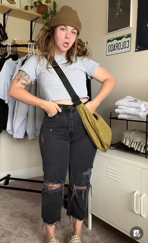 Hipster Going Out Outfit, Chill Concert Outfit Fall, Granola Alternative Style, Dispensary Outfits, Barista Outfits Women, Plus Size Essentials Clothing, Comfortable Alternative Outfits, Indie Mom Outfits, Feminine Skater Style