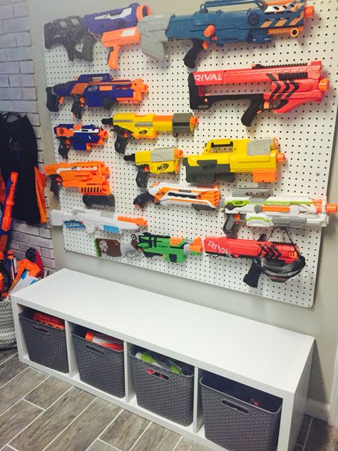 Nerf Storage Wall Nerf Storage, Small Kids Room, Clever Kids, Boys Playroom, Kids' Playroom, Childrens Playroom, Casa Vintage, Kids Room Organization, Small Space Living Room