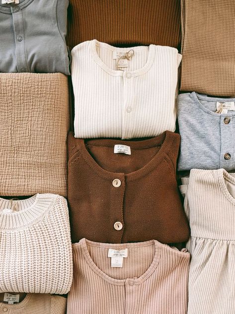 Fall Fashion Aesthetic, Clothes Layout, Flatlay Clothes, The Simple Folk, Fall Outfits Aesthetic, Sweater Rajut, Play Clothes, Kids Clothing Brands, Thrifted Outfits