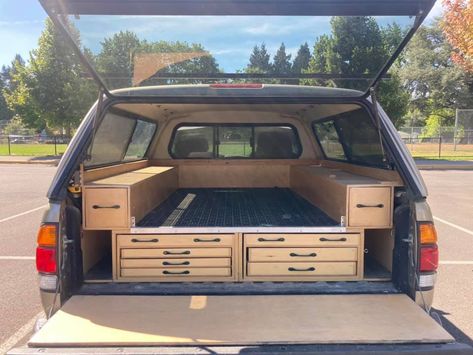 Truck Build Out, Flatbed Camper, Truck Topper Camper, Work Truck Storage, Truck Bed Trailer, Pickup Camping, Dakota Truck, Diy Truck Bedding, Truck Bed Organization