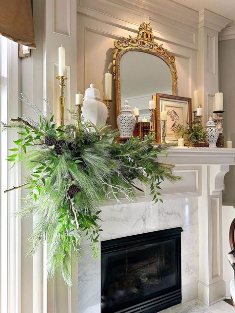 23 Christmas Mantel Decor Ideas for 2023 - Yanko Design No Garland Christmas Mantle, Layering Pictures On Mantle, Christmas Mantle Without Garland, Lamp On Mantle, Christmas Mantel Decorations Fireplaces, Decorated Mantels, Decorating Mantles, Christmas Staircases, Christmas Fireplace Mantels