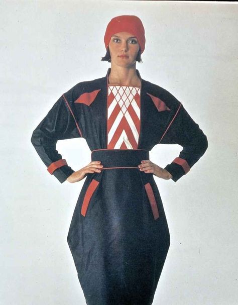 Soviet Clothing, Avant Garde Art Design, Varvara Stepanova, Italian Futurism, Soviet Fashion, Russian Constructivism, Russian Avant Garde, Sonia Delaunay, Avant Garde Art