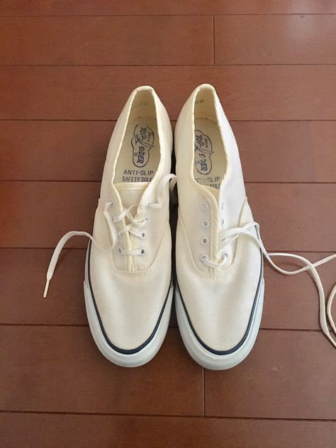 Deck Shoes Men, Oi Polloi, Shoe Trend, Trendy Shoes Sneakers, Ivy League Style, Cat Shoes, Ivy Style, Deck Shoes, Beach Surf