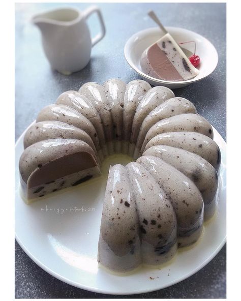 Image may contain: dessert and food Puding Oreo, Berbuka Puasa, Agar Agar, Yummy Eats, Simple House, 3 Layers, No Bake Desserts, Home Cooking, Nutella