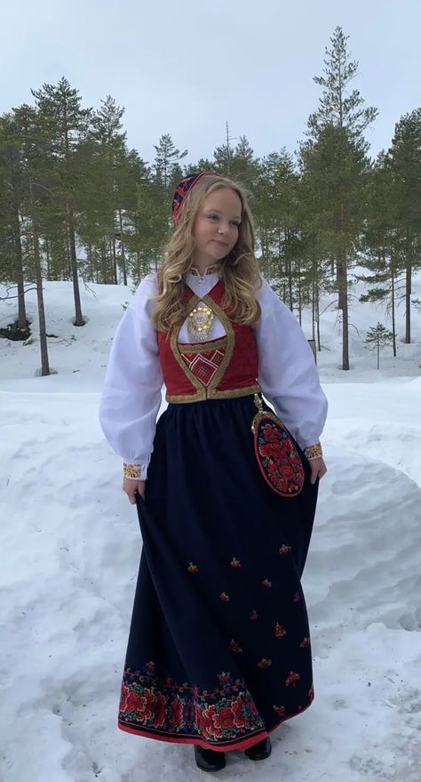 Icelandic Outfits, Finland Clothing, Queen Sonia, Bunad Norway, Iceland Clothes, Royal Aesthetics, Rogaland Norway, Nordic Clothing, Norwegian Culture